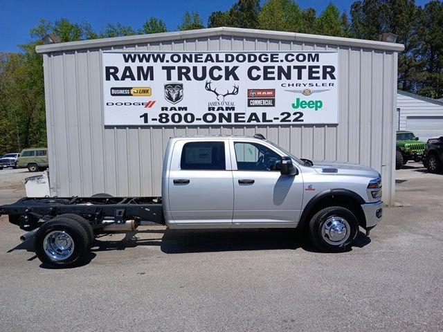 2026 RAM Ram 3500 Chassis Cab RAM 3500 TRADESMAN CREW CAB CHASSIS 4X4 60 CA
