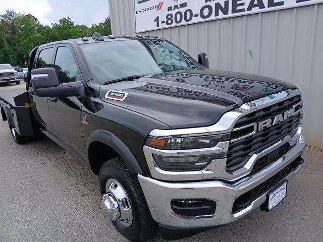 2026 RAM Ram 3500 Chassis Cab RAM 3500 TRADESMAN CREW CAB CHASSIS 4X4 60 CA