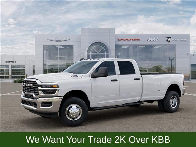 2026 RAM Ram 3500 RAM 3500 TRADESMAN CREW CAB 4X4 8 BOX