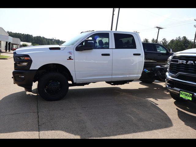 2026 RAM Ram 3500 Chassis Cab RAM 3500 TRADESMAN CREW CAB CHASSIS 4X4 60 CA