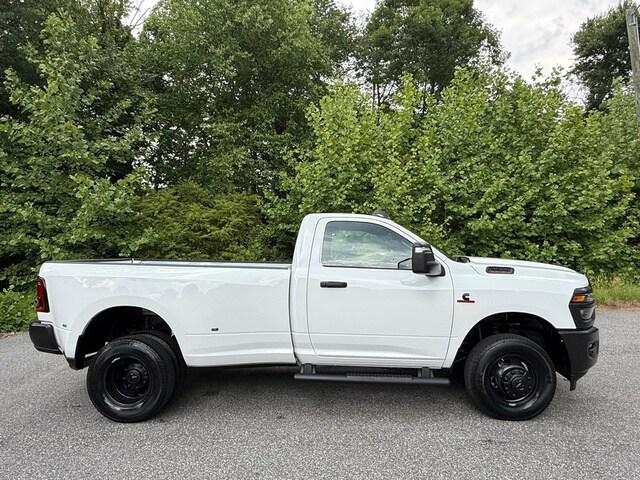 2026 Ram 3500 Tradesman Regular Cab 4x4 8 Box