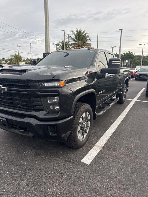 2025 Chevrolet Silverado 2500HD 4WD Crew Cab Standard Bed Custom