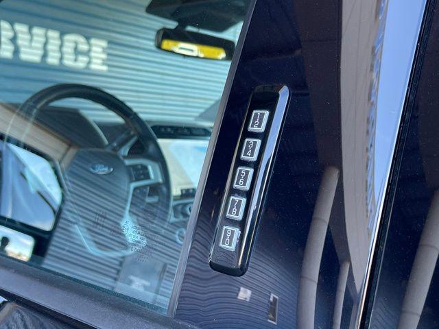 2022 Ford F-350 LARIAT