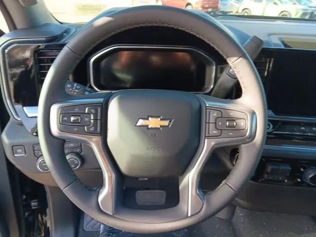 2026 Chevrolet Silverado 1500 4WD Crew Cab Short Bed LT with 2FL