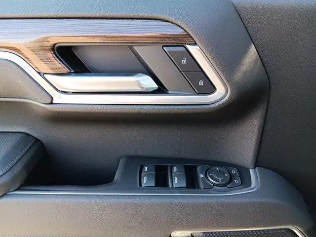 2026 Chevrolet Silverado 1500 4WD Crew Cab Short Bed LT with 2FL