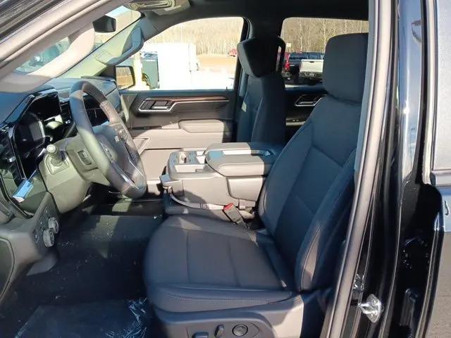 2026 Chevrolet Silverado 1500 4WD Crew Cab Short Bed LT with 2FL