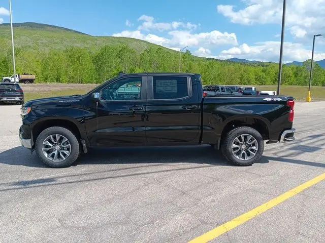 2026 Chevrolet Silverado 1500 4WD Crew Cab Short Bed LT with 2FL