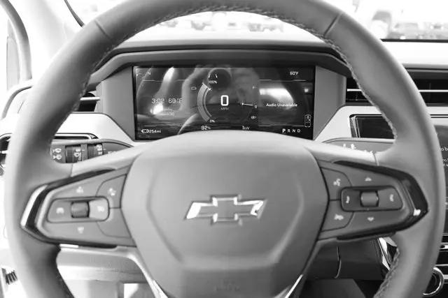 2027 Chevrolet Bolt LT FWD