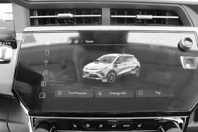 2027 Chevrolet Bolt LT FWD