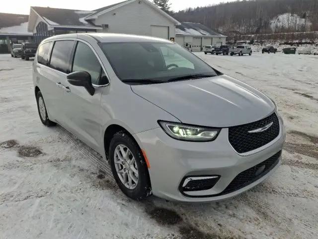 2026 Chrysler Pacifica Select for sale in Gorham, NH