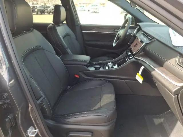 2026 Jeep Grand Cherokee Altitude 4x4