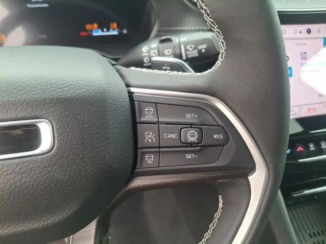 2026 Jeep Grand Cherokee Altitude 4x4