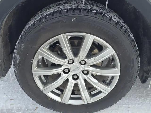 2022 Cadillac XT4 Premium Luxury