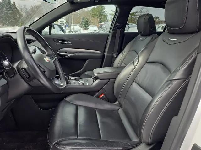2022 Cadillac XT4 Premium Luxury