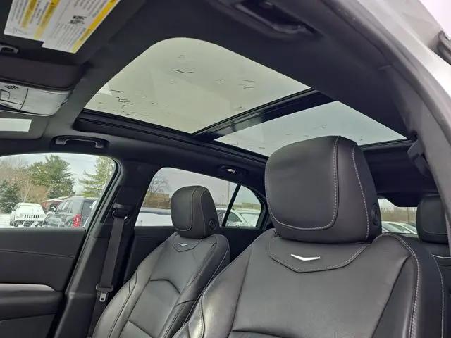 2022 Cadillac XT4 Premium Luxury
