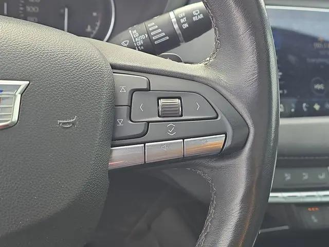 2022 Cadillac XT4 Premium Luxury