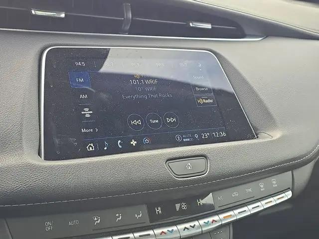 2022 Cadillac XT4 Premium Luxury