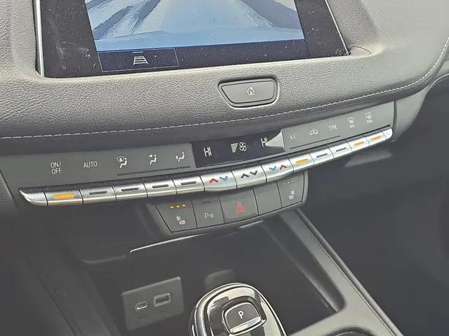 2022 Cadillac XT4 Premium Luxury