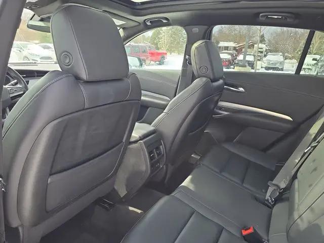 2022 Cadillac XT4 Premium Luxury