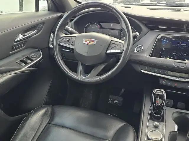 2022 Cadillac XT4 Premium Luxury