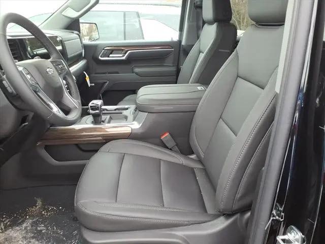 2026 Chevrolet Silverado 1500 4WD Crew Cab Short Bed RST