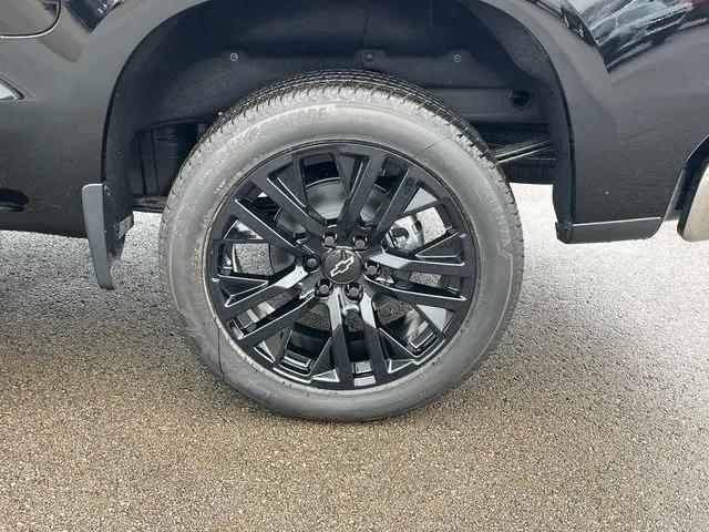 2026 Chevrolet Silverado 1500 4WD Crew Cab Standard Bed LT