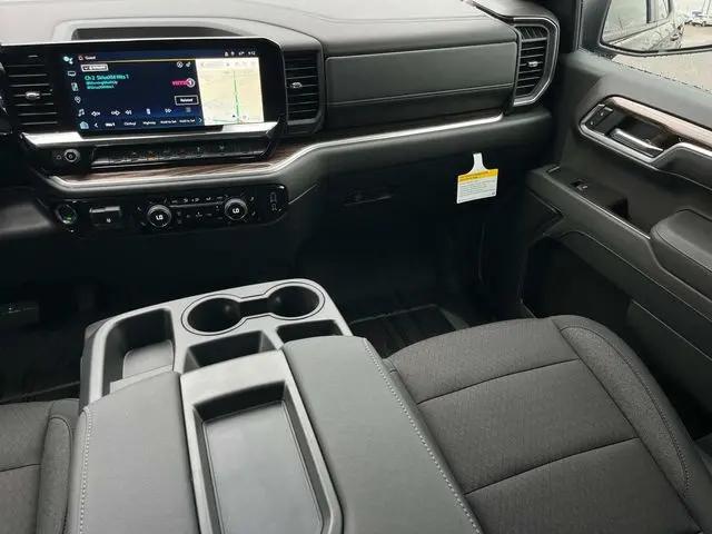 2026 Chevrolet Silverado 1500 4WD Crew Cab Standard Bed LT