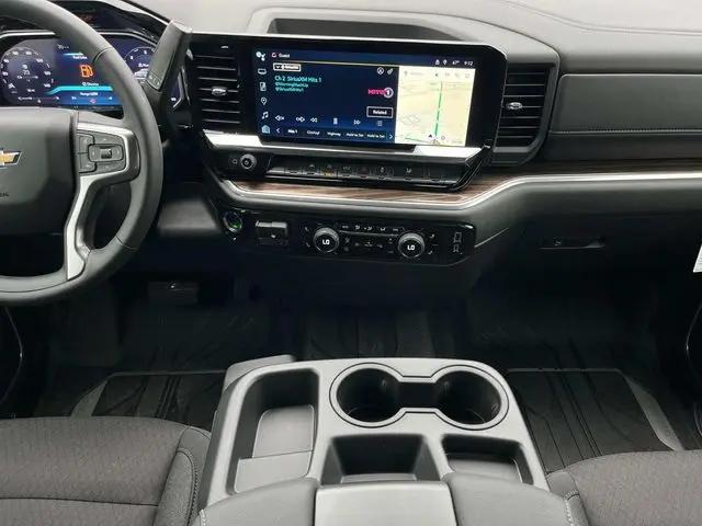 2026 Chevrolet Silverado 1500 4WD Crew Cab Standard Bed LT
