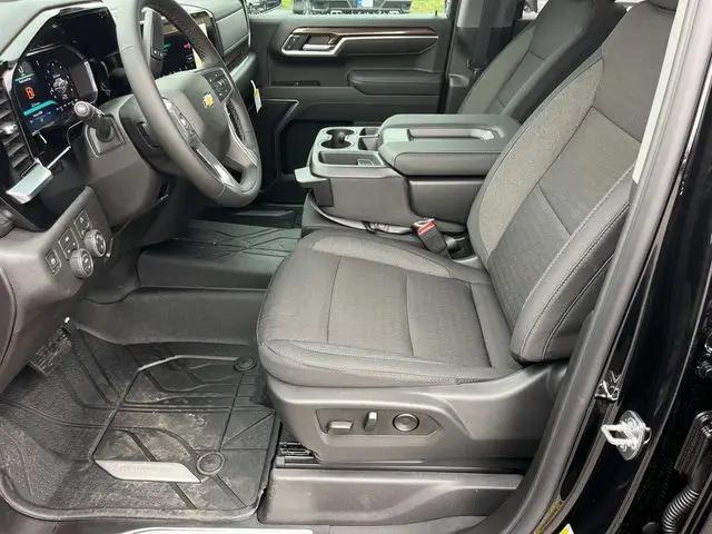 2026 Chevrolet Silverado 1500 4WD Crew Cab Standard Bed LT