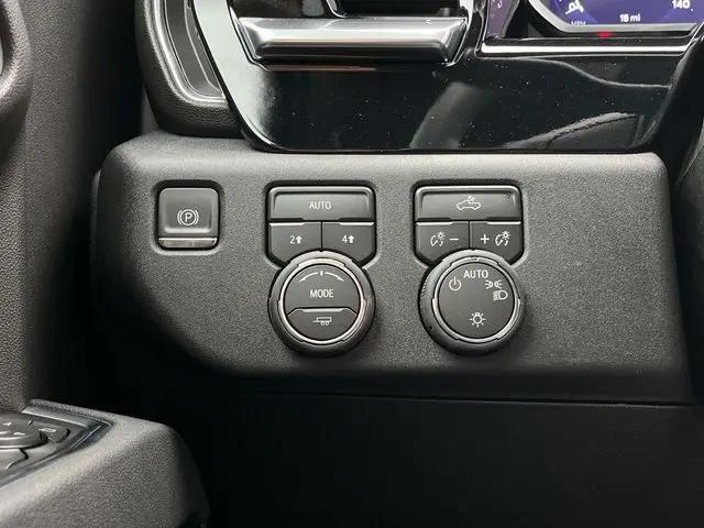 2026 Chevrolet Silverado 1500 4WD Crew Cab Standard Bed LT