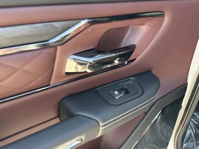 2026 Ram 1500 Limited Crew Cab 4x4 5'7" Box