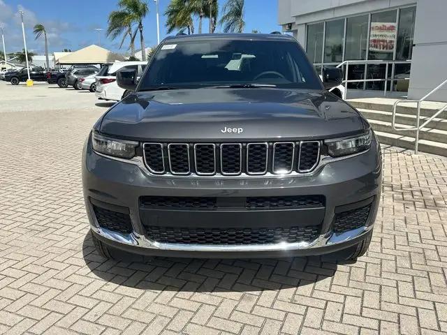 2026 Jeep Grand Cherokee L Laredo 4x2