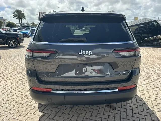2026 Jeep Grand Cherokee L Laredo 4x2