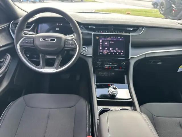 2026 Jeep Grand Cherokee L Laredo 4x2
