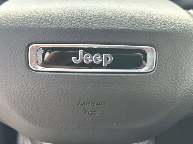2026 Jeep Grand Cherokee L Laredo 4x2