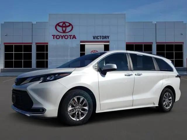 2024 Toyota Sienna XLE for sale in Austinburg, OH