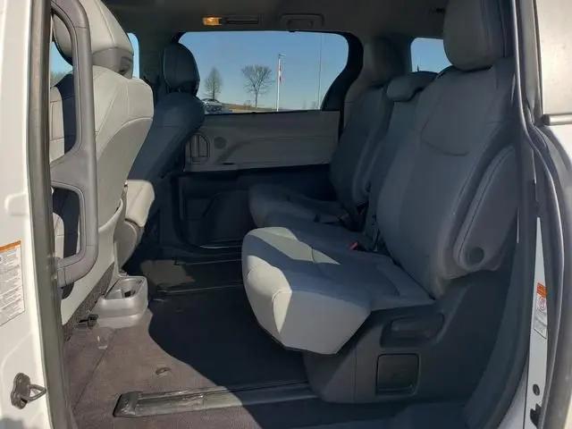 2024 Toyota Sienna XLE