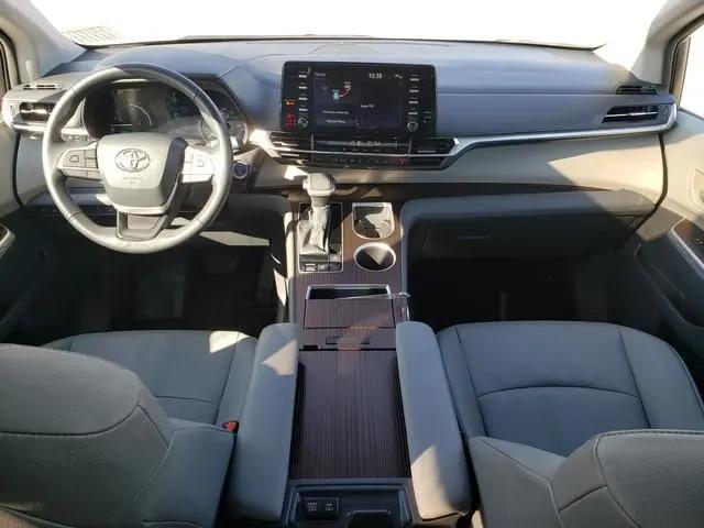 2024 Toyota Sienna XLE