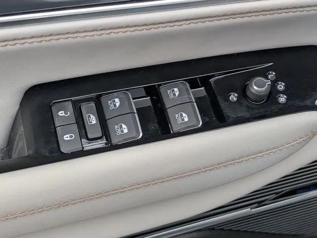 2026 Jeep Grand Wagoneer L Summit Obsidian 4x4