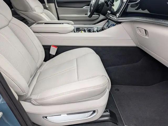 2026 Jeep Grand Wagoneer L Summit Obsidian 4x4