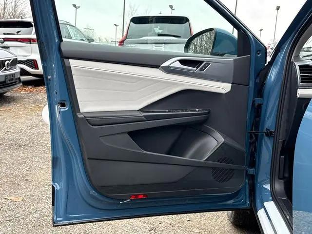2026 Volkswagen Taos SEL