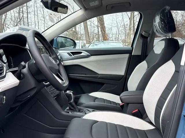 2026 Volkswagen Taos SEL