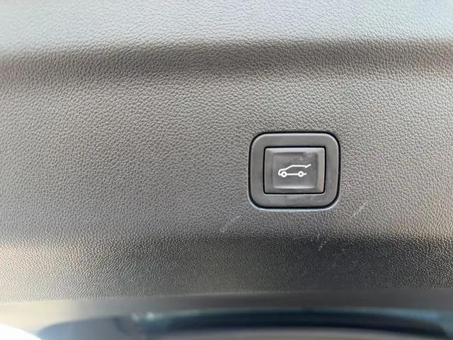 2025 GMC Yukon 4WD Denali
