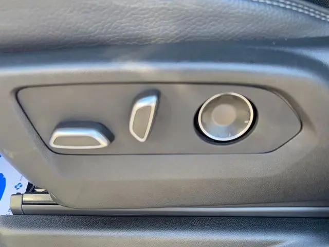 2025 GMC Yukon 4WD Denali