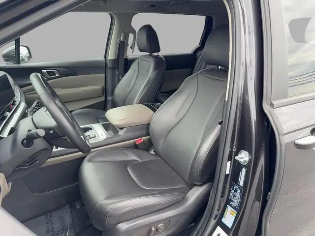 2025 Kia Carnival MPV LXS