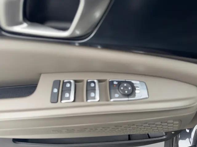 2025 Kia Carnival MPV LXS