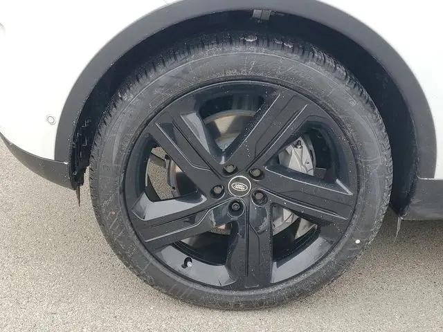 2026 Land Rover Discovery S