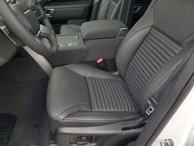 2026 Land Rover Discovery S