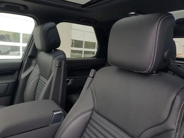 2026 Land Rover Discovery S