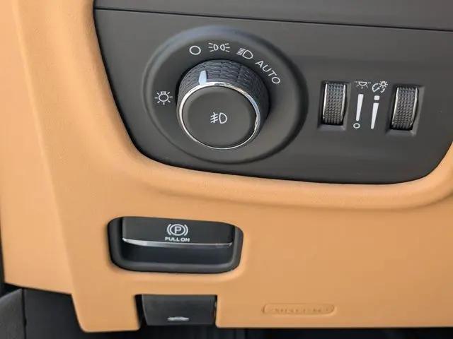 2026 Jeep Grand Cherokee L Summit 4x4